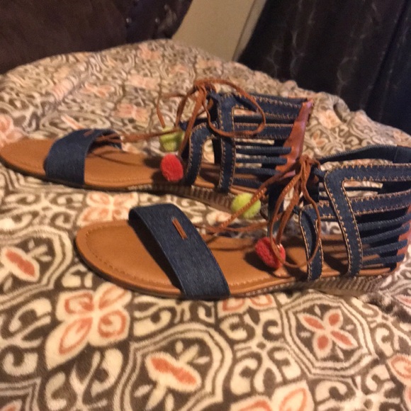 Sugar Dreamer Sandals - Picture 2 of 9